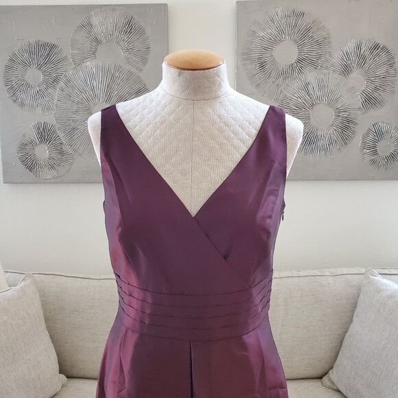🌹 ANN TAYLOR 🌹 100% Silk Taffeta Knee Length Dress - [Size 4, Wine] - Picture 3 of 11